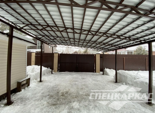 Навес из металлочерепицы на две машины №49 1551
