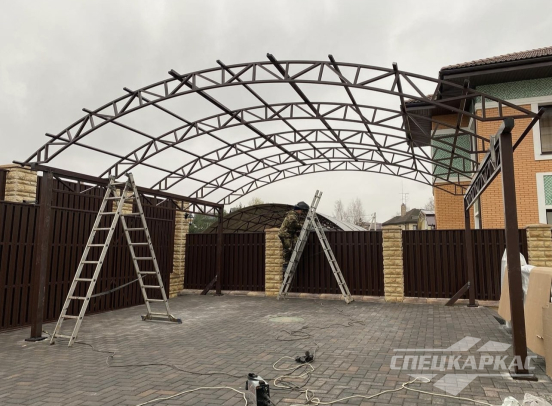 Навес на две машины из поликарбоната усиленный №77 5