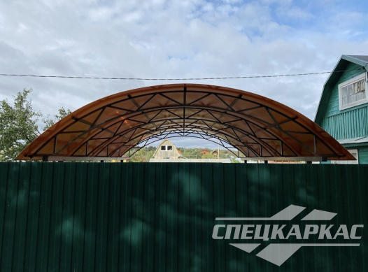 Простой навес для машины из поликарбоната №90 1964