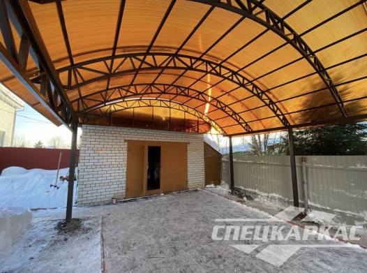 Арочный навес из поликарбоната для парковки двух автомобилей №7 (с фронтоном из поликарбрната) 1142