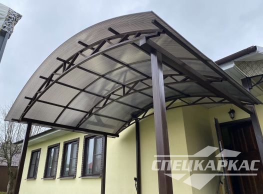 Навес над входом в дом из поликарбоната №32 1380