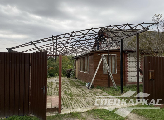 Односкатный навес из поликарбоната для автомобилей №95 2007