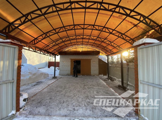 Арочный навес из поликарбоната для парковки двух автомобилей №7 (с фронтоном из поликарбрната) 1139