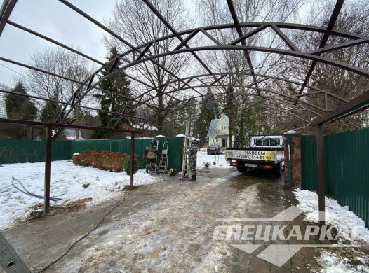 Металлический навес с поликарбонатом №61 1669