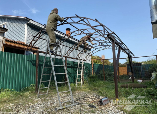 Навес из поликарбоната для одного автомобиля №89 2