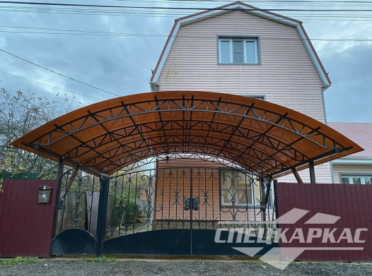 Навес для двух автомобилей из поликарбоната №64 1695