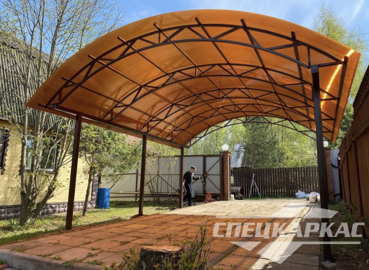 Усиленный навес из поликарбоната для парковки одного автомобиля №29 1358