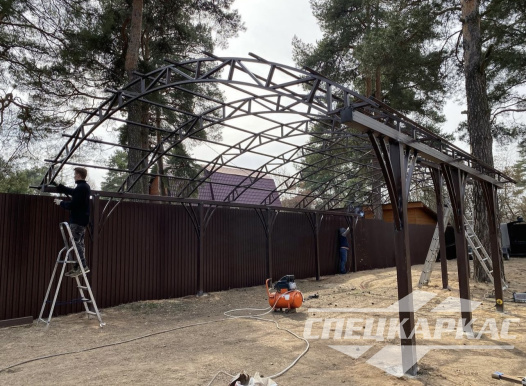 Навес из поликарбоната для автомобилей с измененной геометрией №39 1454