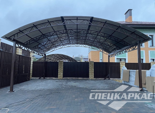 Навес на две машины из поликарбоната усиленный №77 1825