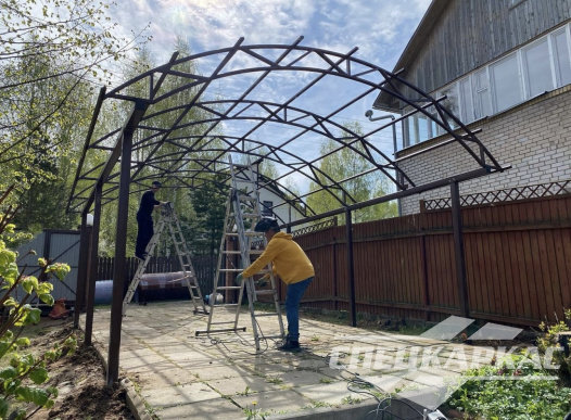 Усиленный навес из поликарбоната для парковки одного автомобиля №29 1353