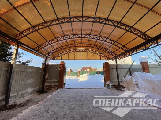 Арочный навес из поликарбоната для парковки двух автомобилей №7 (с фронтоном из поликарбрната) 1141