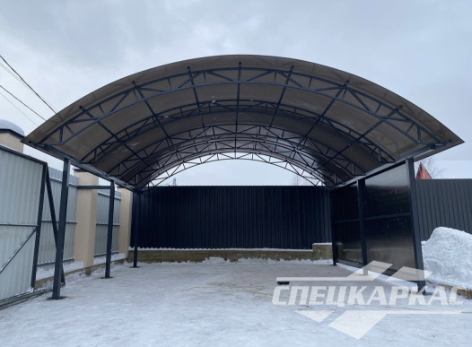 Навес из поликарбоната 6х6 для авто с закрытой боковой стенкой №53 1589