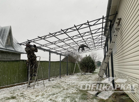 Навес для автомобиля примыкающий к дому №66 1716