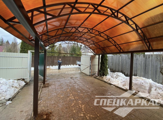 Навес из поликарбоната для автомобилей на даче №42 1487