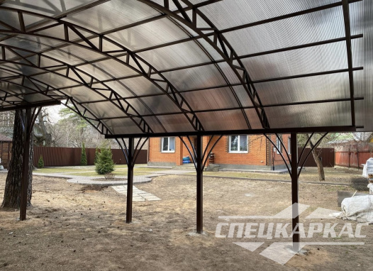 Навес из поликарбоната для автомобилей с измененной геометрией №39 1456