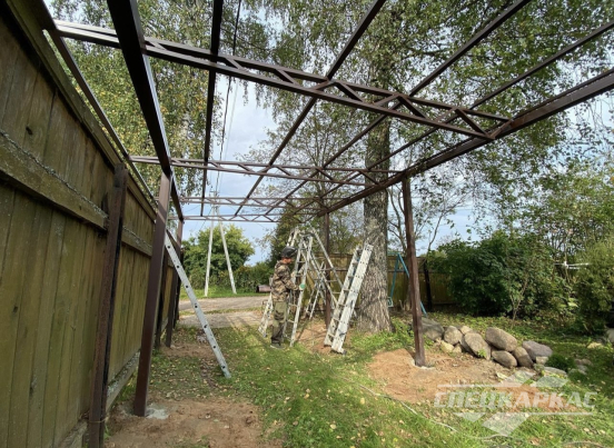 Прямой односкатный навес из поликарбоната для машины №97 5