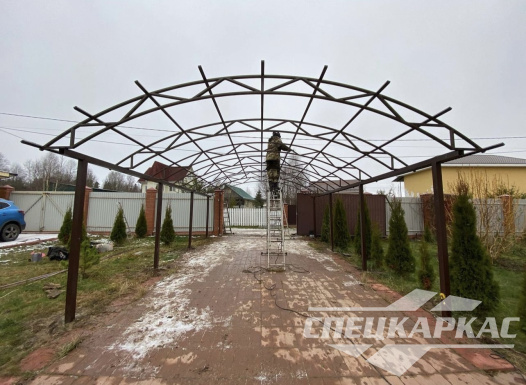 Навес из поликарбоната над парковочным местом №63 1688