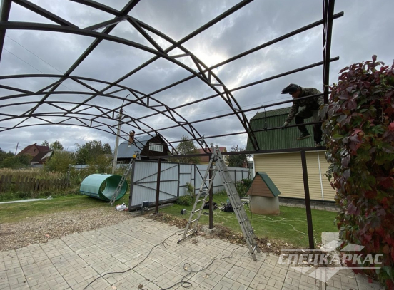 Навес из поликарбоната для машины усиленный №99 4