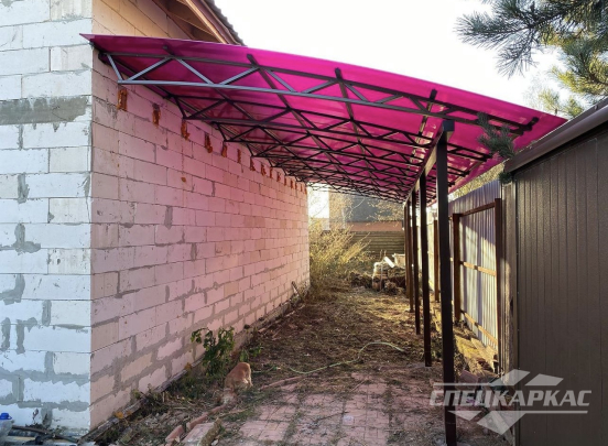 Навес из поликарбоната примыкающий к дому №79 1