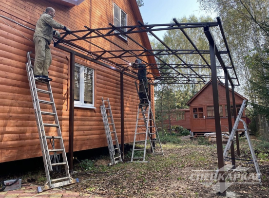 Навес для автомобиля к дому из поликарбоната №86 4