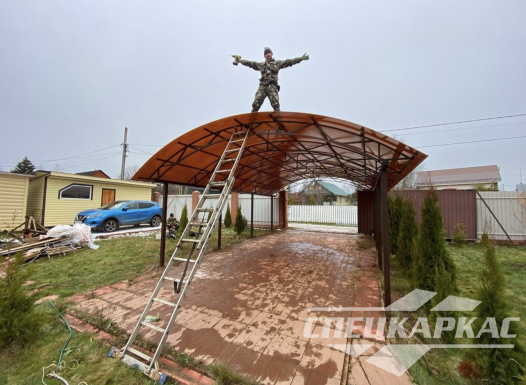 Навес из поликарбоната над парковочным местом №63 1689