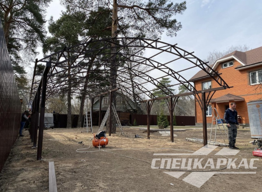 Навес из поликарбоната для автомобилей с измененной геометрией №39 1451