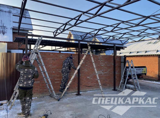 Односкатный навес для автомобилей (скат от соседа) №55 1607