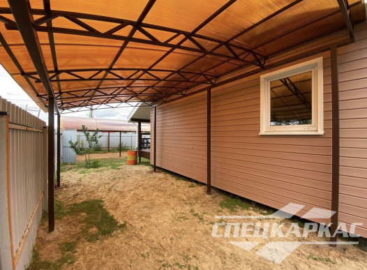 Навес к дому из поликарбоната для автомобиля №17 1238