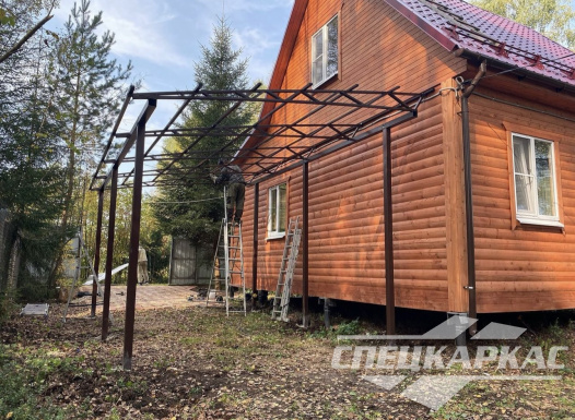 Навес для автомобиля к дому из поликарбоната №86 1917