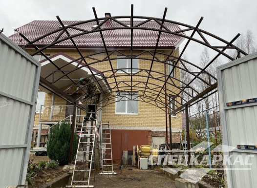 Навес из поликарбоната над парковкой автомобиля перед гаражом №73 1787