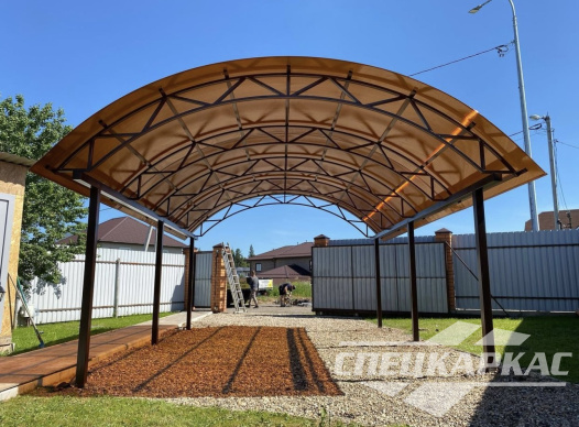 Навес для автомобиля из поликарбоната №20 1266