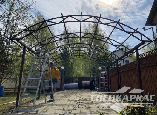 Усиленный навес из поликарбоната для парковки одного автомобиля №29 1351