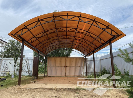 Навес из поликарбоната арочного типа для одного автомобиля №18 1241