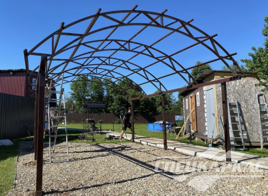 Навес для автомобиля из поликарбоната №20 1263