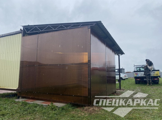 Навес из профнастила к дому №31 1376