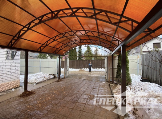 Навес из поликарбоната для автомобилей на даче №42 1485