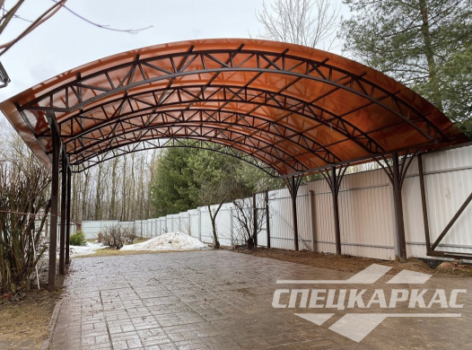 Навес из поликарбоната на 2 машины с усиленной стропильной системой №43 1496