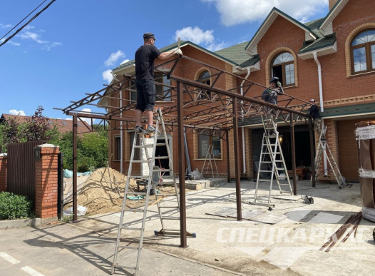 Односкатный навес из поликарбоната для парковки двух автомобилей №23 1292