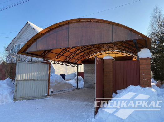 Арочный навес из поликарбоната для парковки двух автомобилей №7 (с фронтоном из поликарбрната) 1143