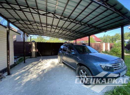 Навес из металлочерепицы односкатно-арочного типа для автомобилей №15 1217