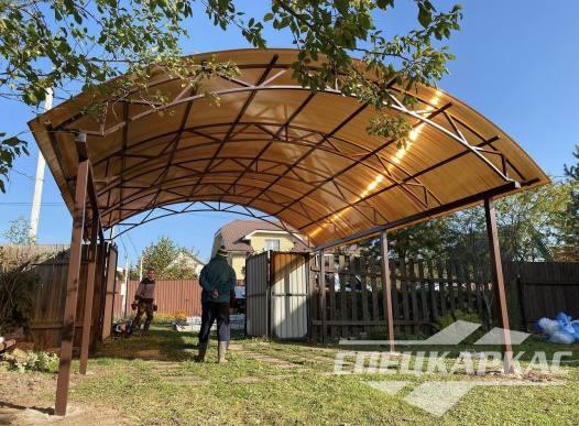 Навес для авто из поликарбоната №84 1901