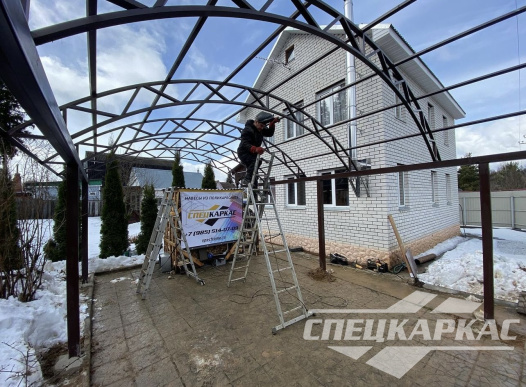 Навес из поликарбоната для автомобилей на даче №42 1482