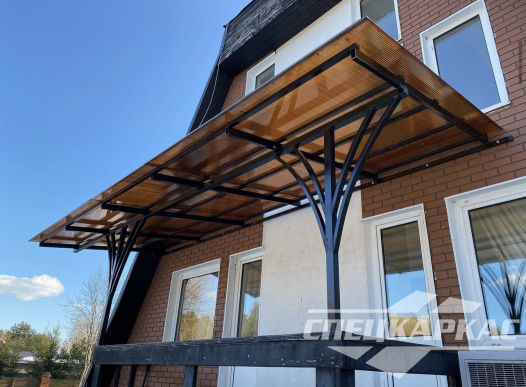 Навес над балконом из поликарбоната №45 1510