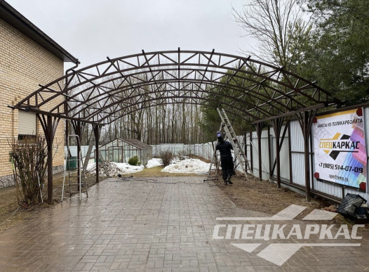 Навес из поликарбоната на 2 машины с усиленной стропильной системой №43 1492