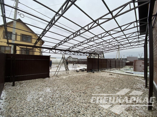 Навес из поликарбоната к дому для парковки автомобилей №9 1158