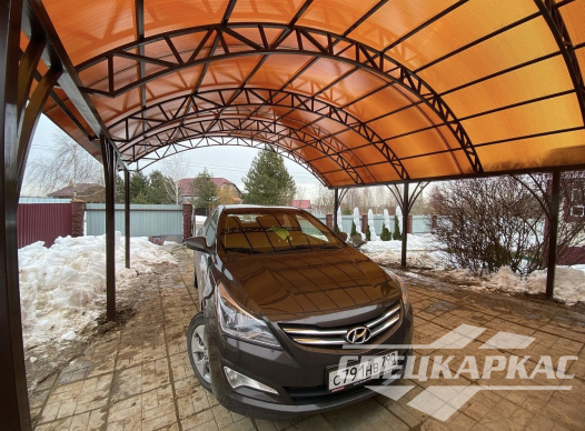 Арочный навес из поликарбоната над парковкой для двух автомобилей №44 1500