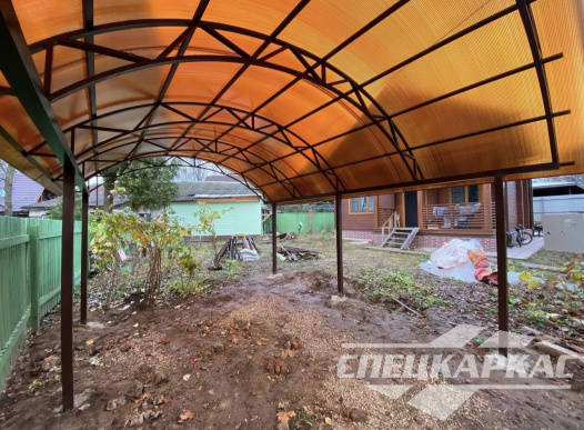 Металлический навес для машины с покрытием из сотового поликарбоната №76 1822