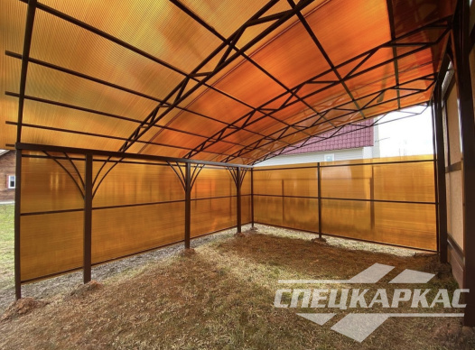 Навес из поликарбоната к дому для автомобиля с закрытыми стенками №35 1417
