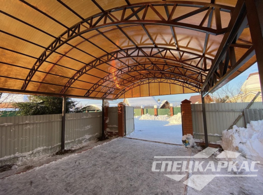 Арочный навес из поликарбоната для парковки двух автомобилей №7 (с фронтоном из поликарбрната) 1140