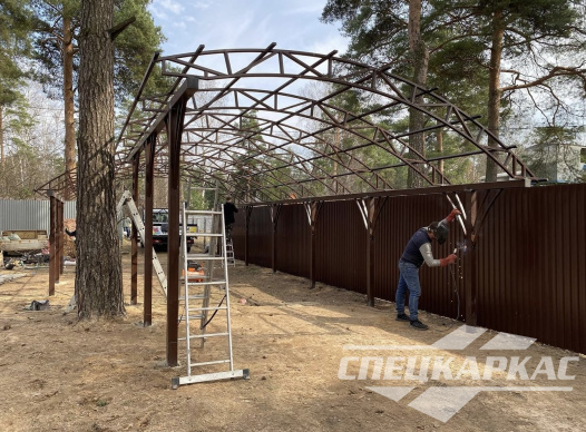 Навес из поликарбоната для автомобилей с измененной геометрией №39 1453